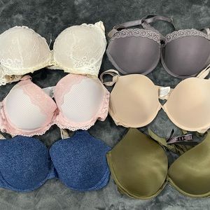 A lot of 21 Bras sizes: 38C (17) 38D (2) and 36C (2)